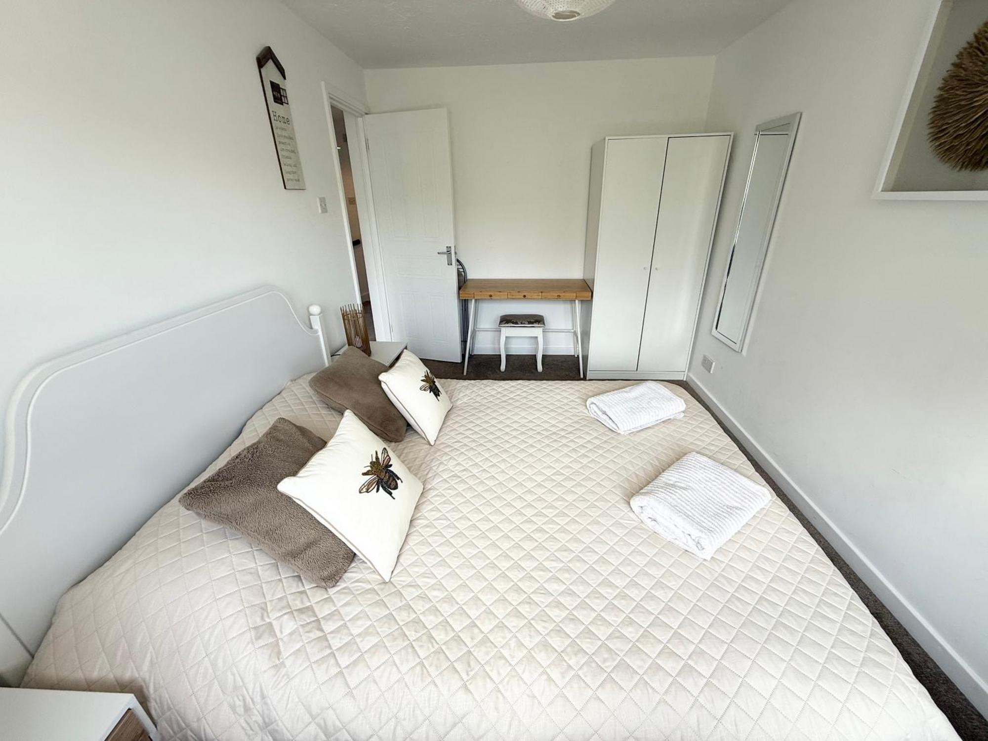 Apartment 3 Bed House With Parking And Garden Near Tower Bridge
